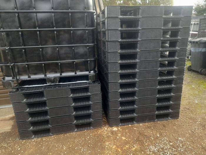 plastic pallets