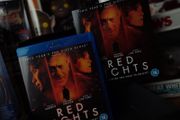 Red Lights ! This Years The Sixth Sense ! Blu-ray with Slipcase ! 2011 ! Robert De Niro ! Sigourney Weaver !