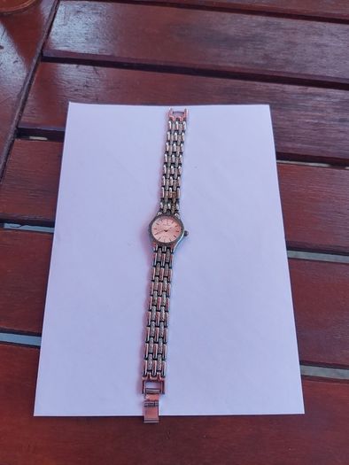 ladies watch swing quartz ,working prefect,,price includes post to anywhere in Ireland thank you, see pictures for condition, used