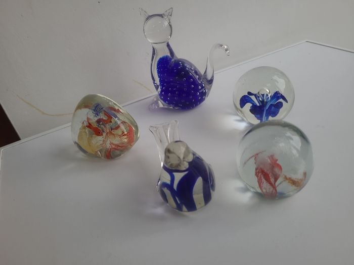 Stylish Vintage Paperweights x 5