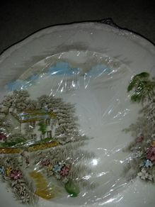 Hanging plate Bon china famous cottages by Alfred Meakin Staffordshire