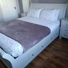 King Sleigh Bed matching lockers & chest of drawers