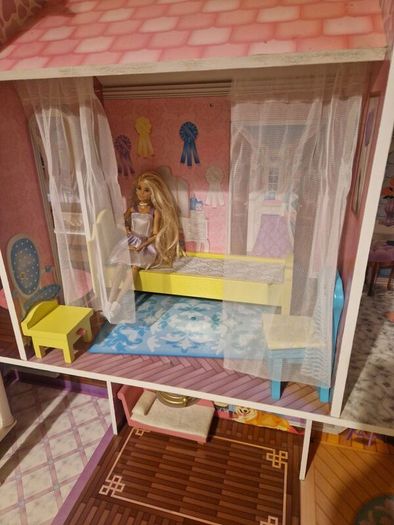 Large doll house