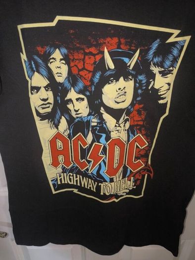 Acdc t shirt size medium