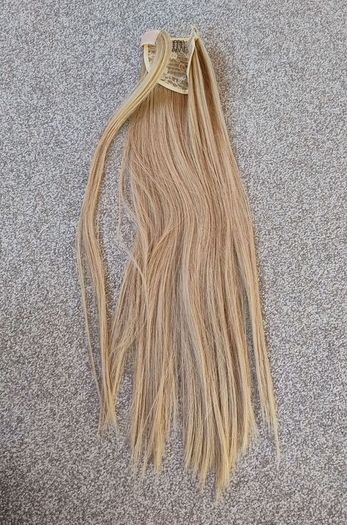 BNIP Blond Ponytail Hair Extension