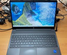 HP Laptop i5 pro 12gen 8/256 windows 11