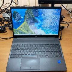 HP Laptop i5 pro 12gen 8/256 windows 11