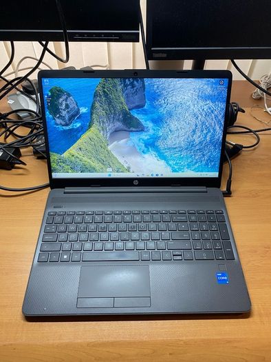 HP Laptop i5 pro 12gen 8/256 windows 11