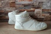 White sneakers, size 6