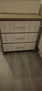 Chest of drawers