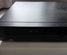 JVC Video Cassette Recorder HR-D520ES VHS Player.