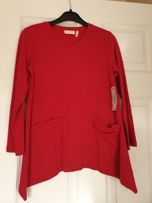 BNWT - HALF PRICE - Age 6 / 7 Years - LOGO Littles by Lori Goldstein - Asymmetric Top - Original Cost Euro 12