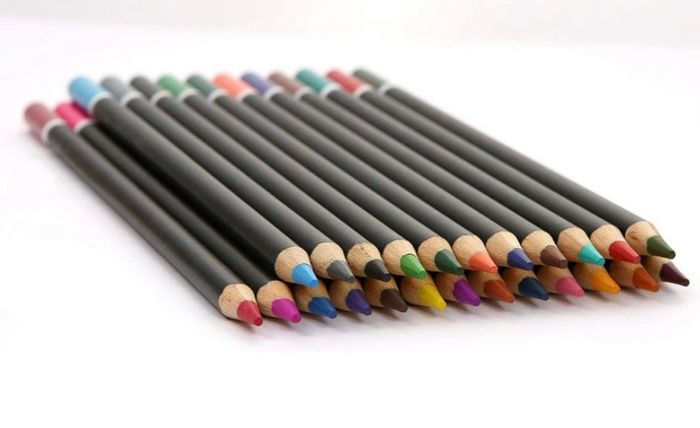 (80 Piece) Deluxe Art Creativity Set and Professional Art Set Box for Colouring Beginners, Great Gift For Artists, Adults Teens, and Children (FREE POSTAGE)