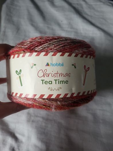 Hobbii Tea Time acrylic cake yarn 200g reds NEW