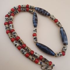 Vintage Himalayan Tibetan Eyes Agate & Whiteheart Glass Beads Necklace