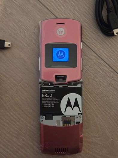 Motorola V3 Pink new since 2004