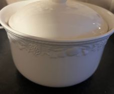 Casserole Dish & 4 Soup Bowls