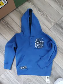 BNWT Hoodie age 6