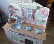 Price Reduced -Childs Kitchen Unit