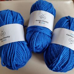 Chunky blue yarn