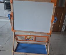 Double-Sided Kid's Art Easel