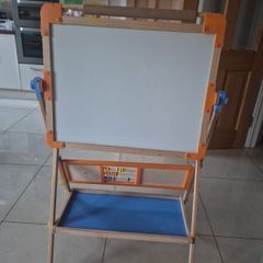 Double-Sided Kid's Art Easel