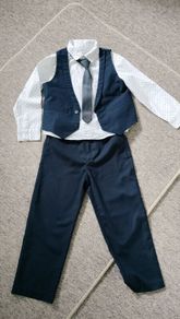 Boys suit 5 to 6