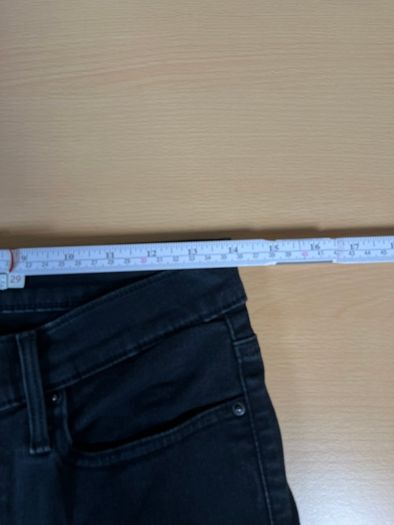 Levis Slimming Skinny Jeans W28 L29