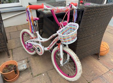 18-inch girls bike in near-perfect condition