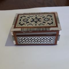 Trinket box inlaid abalone