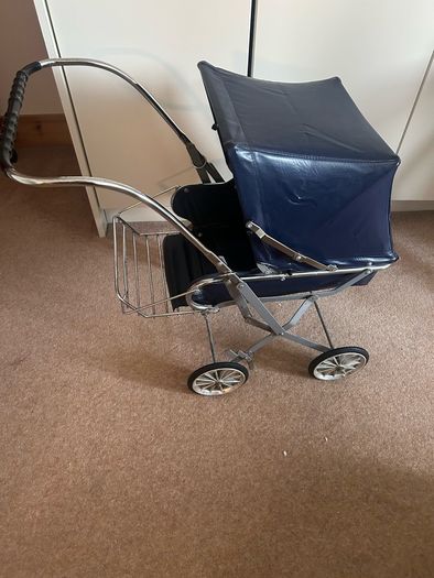 Vintage 1970s Dolls Pram