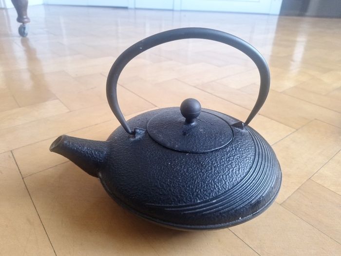 Cast Iron teapot Japanese style