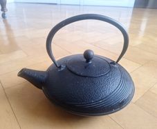 Cast Iron teapot Japanese style