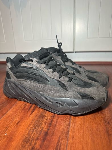 adidas Yeezy Boost 700 V2 "Vanta" sneakers
