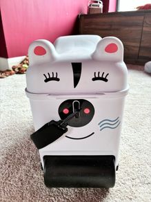 Zebra (Trunki-style) kids ride on suitcase