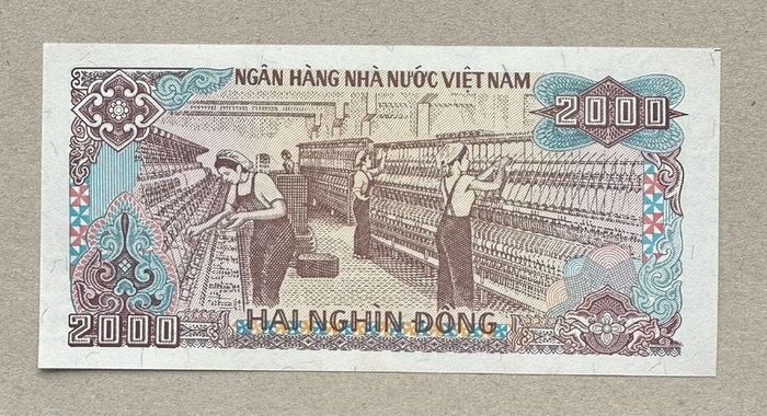 Vietnam 2000 Dong 1988 Banknote