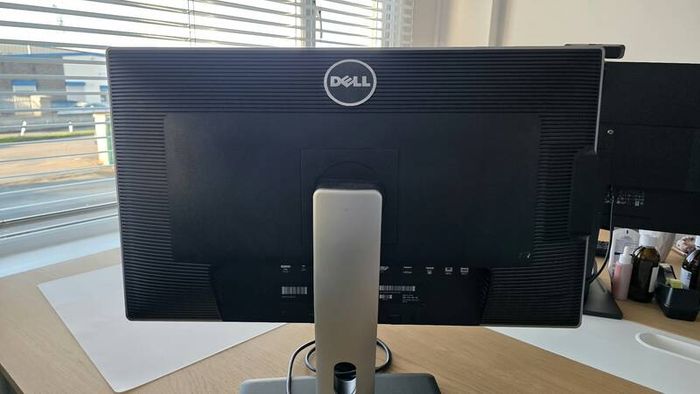 Dell UltraSharp U2713H 27" 1440p WQHD IPS Monitor
