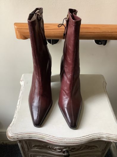 Zara boors, new, size 6