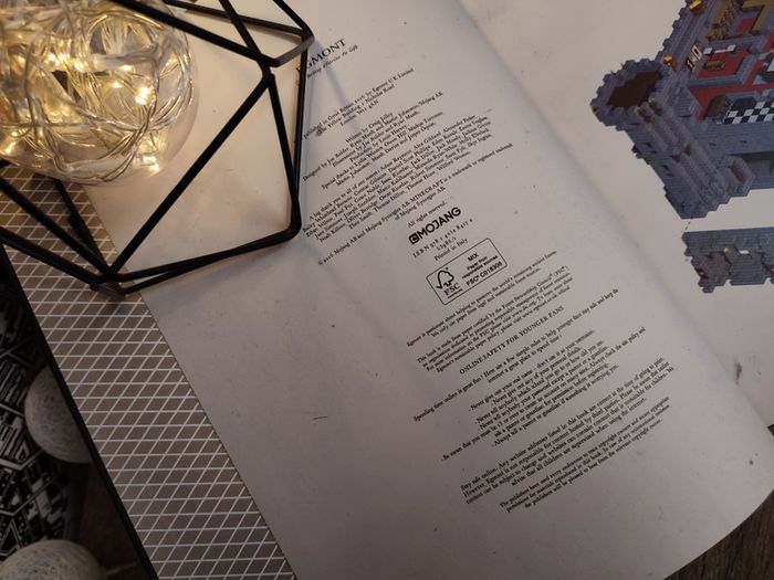 Minecraft ! Exploded Builds ! Medieval Fortress ! An Official Minecraft Book ! Hardcover ! 2016 ! by Egmont Books !