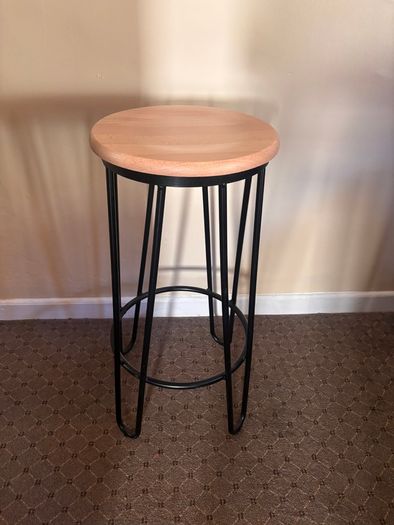 8 High Stools