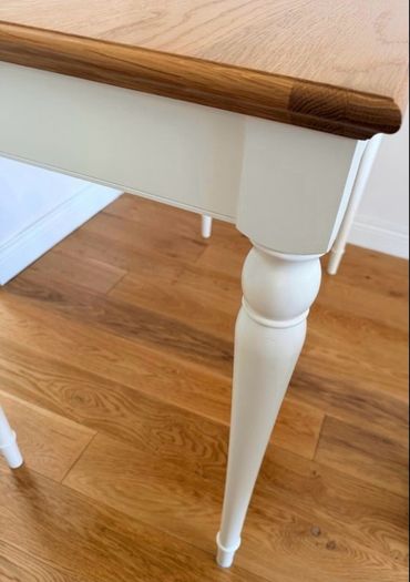 Bar dining table
