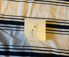 AirPods (4th gen)