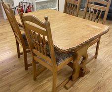 Dining table + 4 chairs