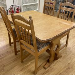 Dining table + 4 chairs