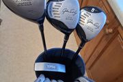 Golf Clubs. Complete Set Of Mens Right Handed Golf Clubs. Collect In Dublin Or Receive Via Post.