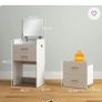Dressing table and chair Image 3