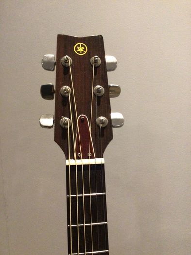 Yamaha fg200 vintage acoustic