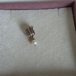 Pandora  charm with pearl drop and purple gemstone in great condition