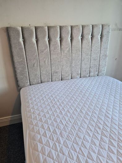 Double bed frame in great condition