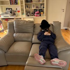 Leather recliner sofas